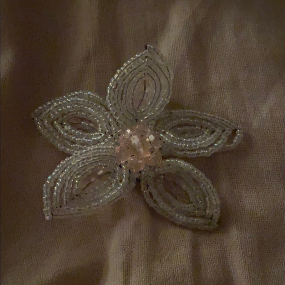 Flower pin